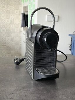 Nespresso Pixie - TItan