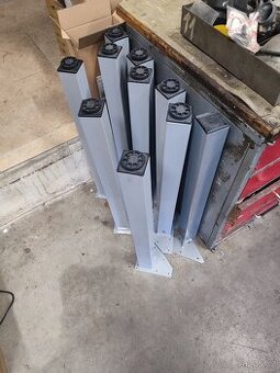 nohy ke stolu + vrchní deska