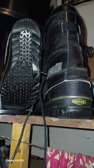 Pracovní boty BURTON