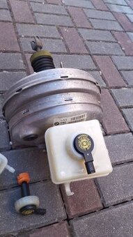 Brzdový posilovač a brzdový válec BMW E61