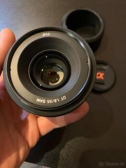 Sony 35mm f/1.8 DT SAM (bajonet A)