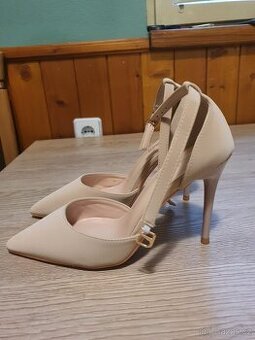 Podpatky velikost 35