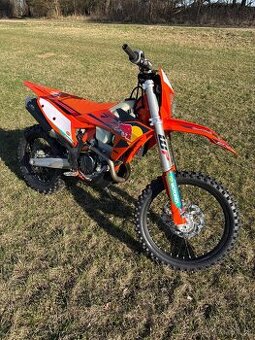 Prodám ktm exc-f 350 2025 Champion Edition