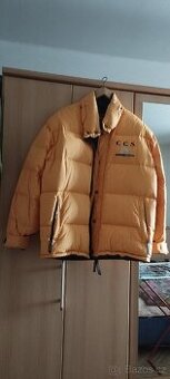 ZIMNÍ BUNDA s kapucí sytě oranžová