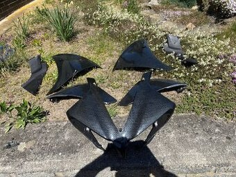 Bocni kapoty a maska na Yamaha R1 09-14