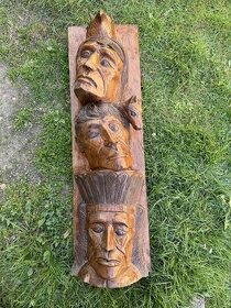 Dřevěná socha - Hlavy indiánů