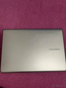 Samsung NP530U3B - 1