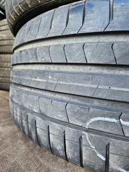 275/35R22 104W XL P-Zero (PZ4) Luxury PNCS VOL PIRELLI