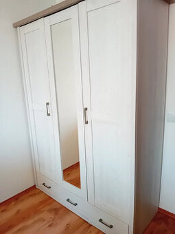 Šatní skříň 148/201/62 cm