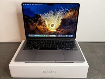 Macbook Air 13'' 2022 / M2 / 8GB / 256GB SSD / DPH - 1