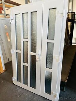 VCHODOVÉ DVOUKŘÍDLÉ PLASTOVÉ DVEŘE 135x207-PLZEŇ
