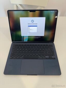 MacBook Air 13” M2 16GB RAM / 256GB