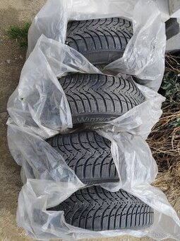 Sada zimních pneumatik 195/60 R16 89H