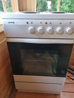 Elektrický sporák Gorenje.