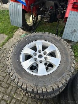 Kola na mitsubishi pajero
