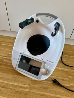 Thermomix TM6 – skvělý stav, kompletní příslušenství