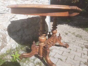 Starožitny stul