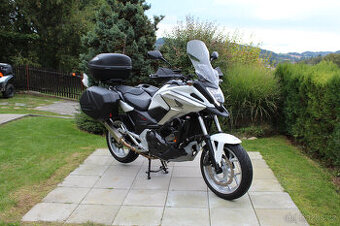 HONDA NC750X 2016, ČR, ABS, 2x klíč, kufry Givi, Scorpion