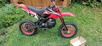 Nová benzínová dětská minikroska červená 49ccm 10"kola
