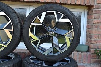 5x112 R18 Zimní sada Škoda Superb 3/4 + 235/45 R18 Pirelli