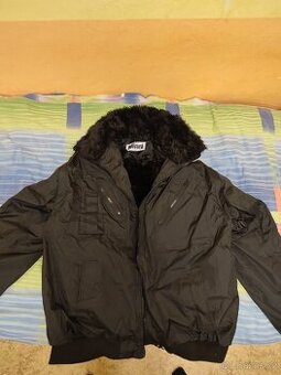 Pracovní nebo zimní bunda