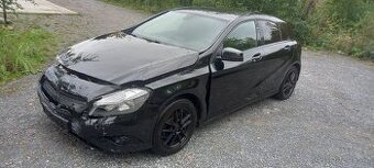 MERCEDES-BENZ A180 1,6i 90kw r.v.2014,KLIMA,KŮŽE,DOHODA