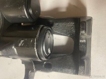 Zadní brzdové třmeny