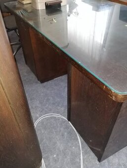 Sklo z psacího stolu