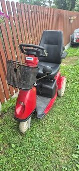 Elektrický invalidni třikolový skutr