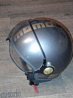 Helma na skútr, značky momo.