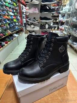 Černá zimní kozačky