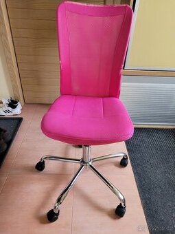 Dětská otočná židle