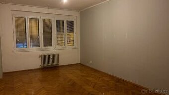 Pronájem neprůchozího pokoje 30m²
