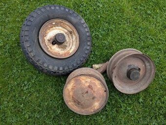 Kola na obraceč na seno