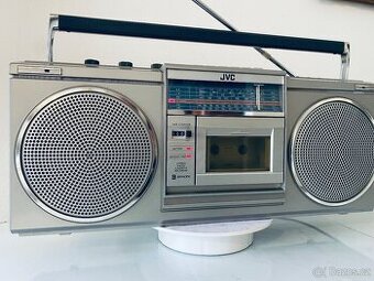 Radiomagnetofon JVC-RC 565 LE, rok 1983
