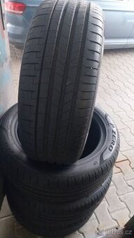 Prodám téměř nejeté letní pneu Pirelli P-Zero 235/50/19