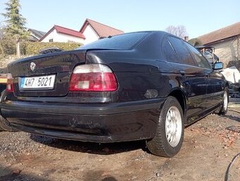 Veškeré náhradní díly z BMW E39 523i , cosmosschwarz.