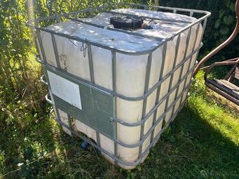 Nádrž na dešťovou vodu objem 1000 l
