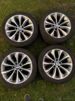 Zimní pneu 245/45 R18 na discích