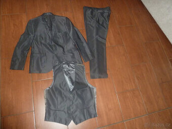 Pánský slavnostní oblek Angelo Littrico vel. 56