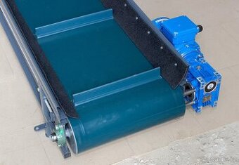 Pásový dopravník 300x30 s UNÁŠEČI