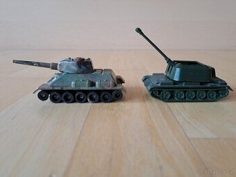 Modely vojenské techniky - obrněné vozidlo, tank