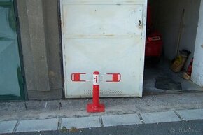 Uzamykatelná zábrana pro vyhrazené parkoviště