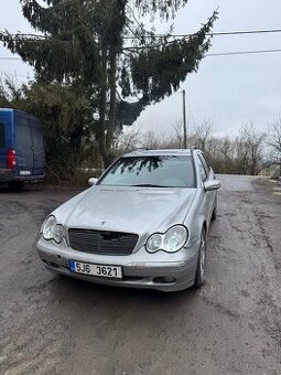 Prodám náhradní dílu z vozu Mercedes-Benz C270 cdi