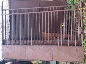 Dvoukřídlá brána 610cm