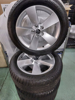 Originál alu kola 17" na Škoda Superb III. letní zánovní