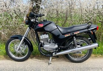 RV 2022, zánovní Jawa 640, top stav, český TP