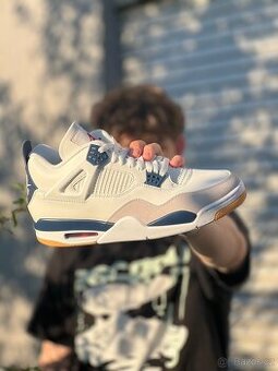 Jordan 4 SB Navy