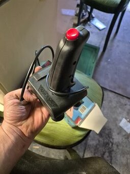 Joystick na Atari 800xl , Quickshot I