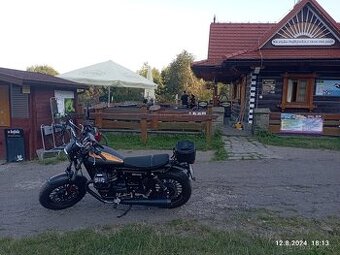 Moto guzzi v9 bobber